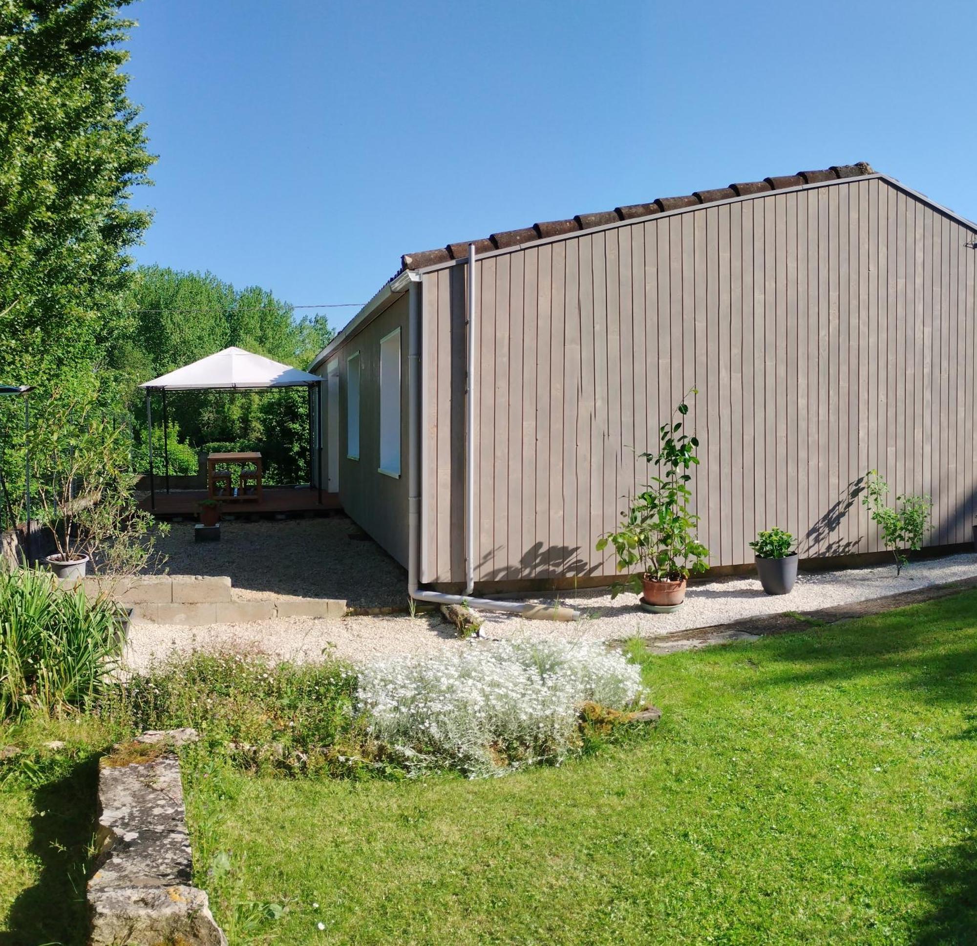Gite Le Vieux Moulin Sansais 外观 照片